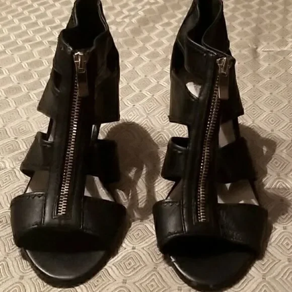 Ladies Designer Leather Shoes by Vince Camuto - Picture 2 of 16